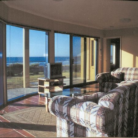 Horizons Beachfront Apartment Порт-Фейри Экстерьер фото